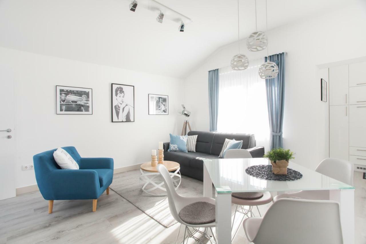 Apartment Movie Primošten Eksteriør billede